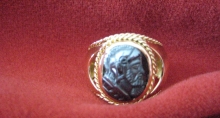 18k Yellow Gold Men’s Ring with Hematite Cameo